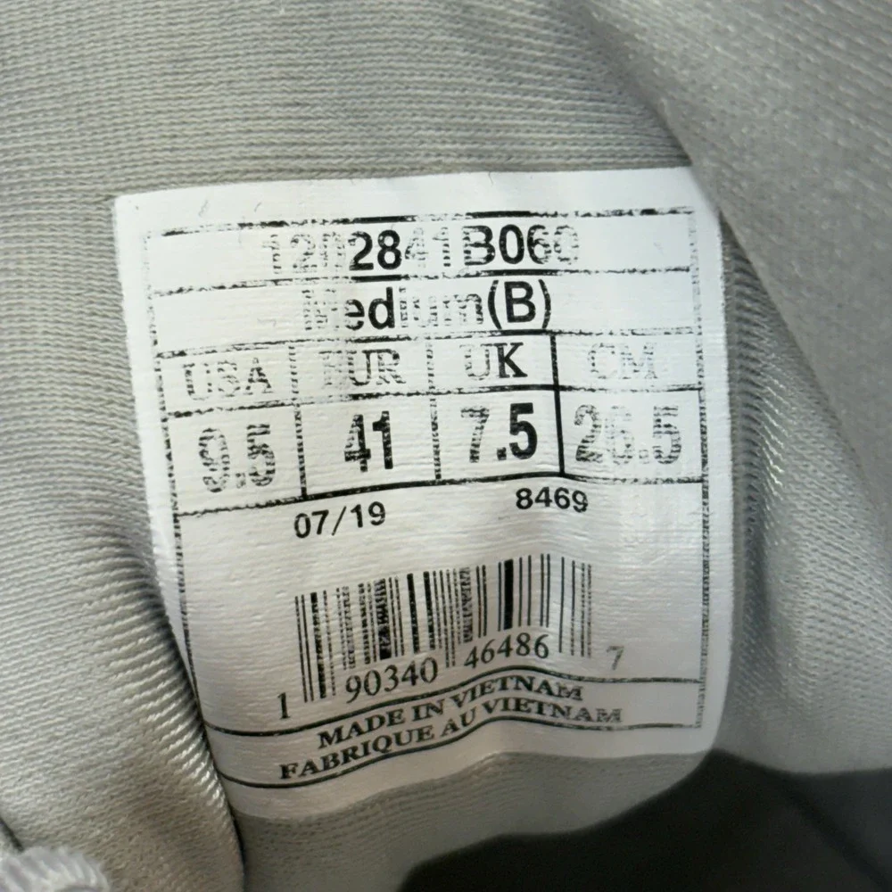 Brooks Adrenaline GTS 19 Shoes Womens 9.5 B Gray Purple‎ Running Sneaker Support